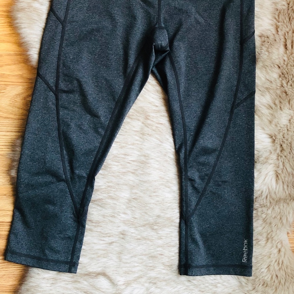 Grey Reebok Workout Capris Size Small - Picture 2 of 5